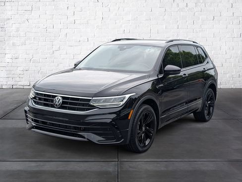 Used 2023 Volkswagen Tiguan SE R-Line FWD image 4