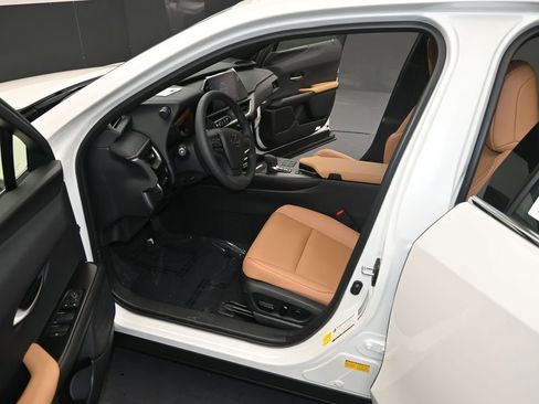 New 2025 Lexus UX 300h FWD image 13