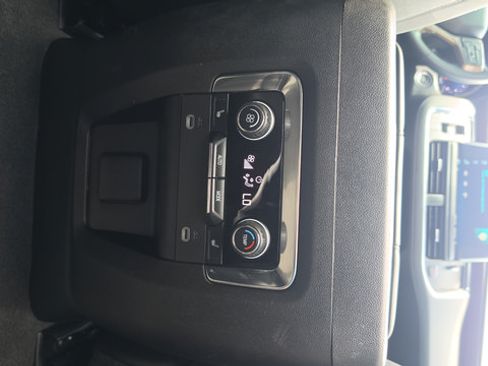 Used 2024 Chevrolet Tahoe High Country AWD/4WD image 27