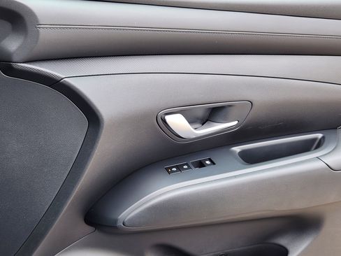 Certified 2025 Hyundai Tucson SE image 15