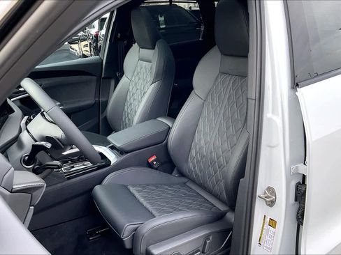 New 2025 Audi SQ5 Premium Plus image 9