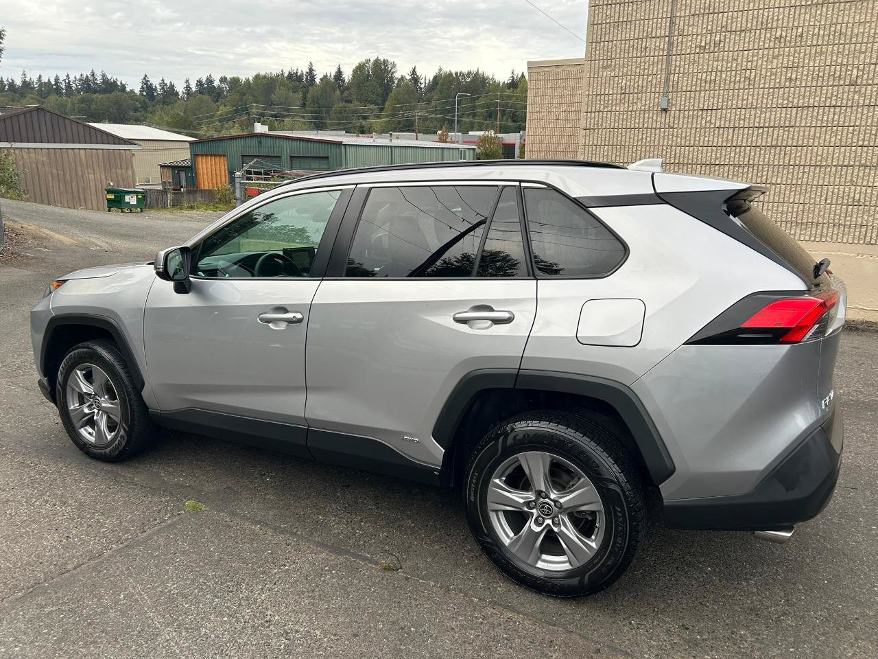 Used 2022 Toyota RAV4 LE AWD/4WD image 7