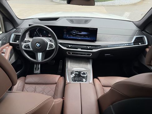 Used 2024 BMW X7 xDrive40i w/ M Sport Package AWD/4WD image 29