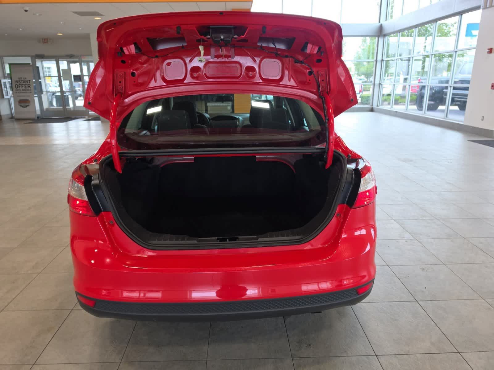 Used 2014 Ford Focus SE FWD image 9