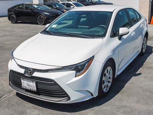 Used 2026 Toyota Corolla LE FWD image 5