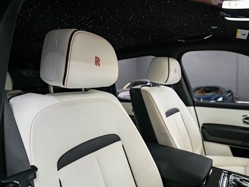 Used 2023 Rolls-Royce Cullinan Black Badge w/ Dark Exterior Package AWD/4WD image 20
