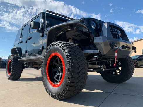 Used 2010 Jeep Wrangler Unlimited Rubicon w/ Dual Top Group image 56