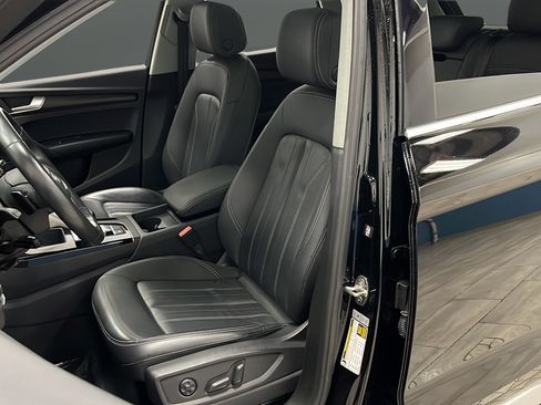 Used 2023 Audi Q5 2.0T Premium w/ Convenience Package AWD/4WD image 9