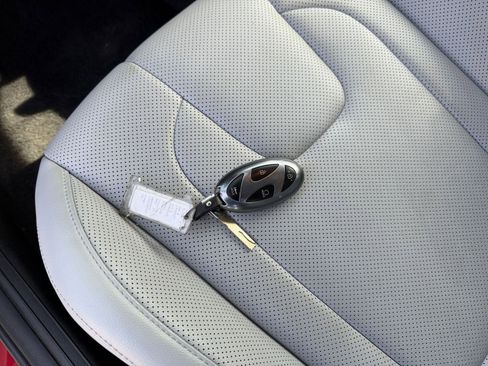 Used 2025 Hyundai Elantra Limited image 22