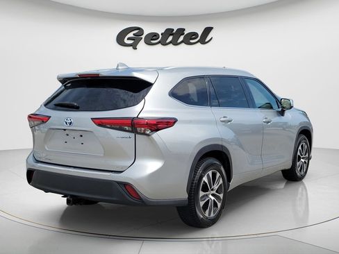 Used 2022 Toyota Highlander XLE FWD image 5