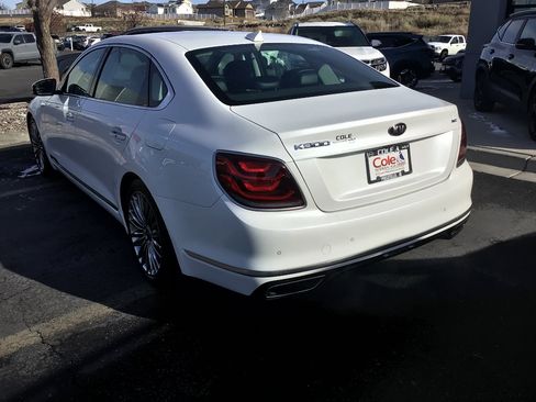 Used 2019 Kia K900 Luxury w/ VIP Package image 4