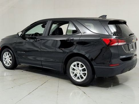 Used 2024 Chevrolet Equinox LS w/ LS Convenience Package image 3