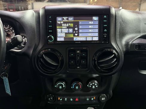 Used 2016 Jeep Wrangler Unlimited Sahara AWD/4WD image 20