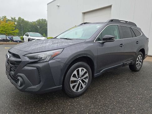 Used 2024 Subaru Outback Premium AWD/4WD image 3