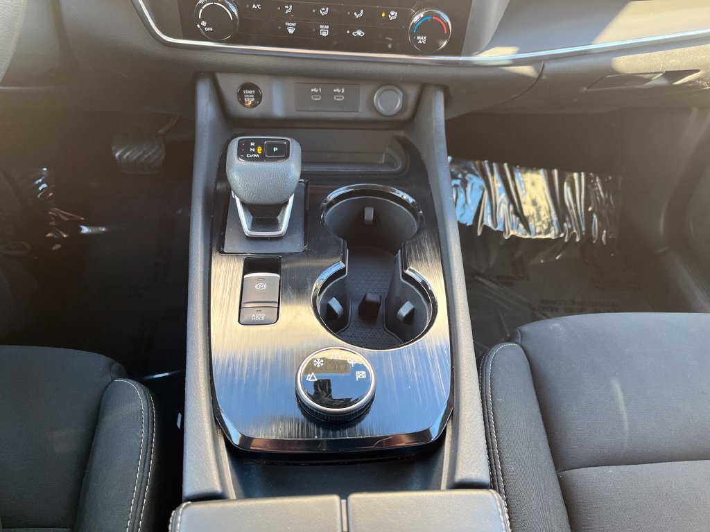 Used 2024 Nissan Rogue S AWD/4WD image 19