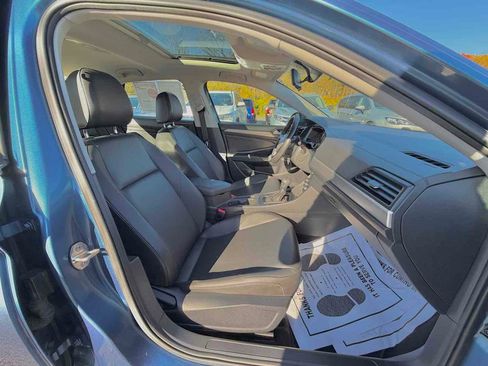 Used 2019 Volkswagen Jetta SE w/ Cold Weather Package image 13