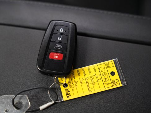 Used 2022 Toyota Highlander Limited AWD/4WD image 35