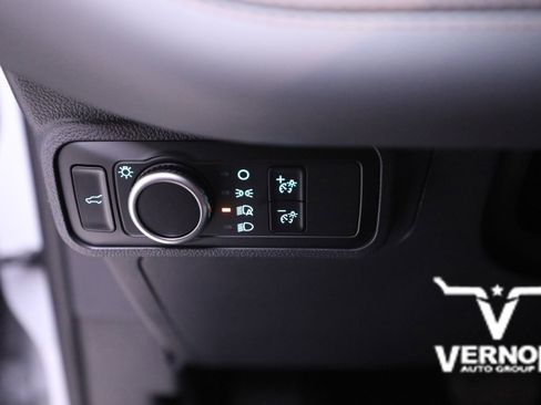 New 2025 Ford Explorer Active image 18