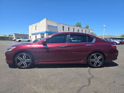 Used 2017 Honda Accord Sport image 8