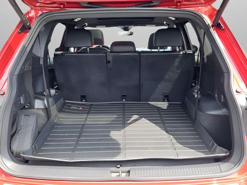 Certified 2024 Volkswagen Tiguan SE R-Line FWD image 26