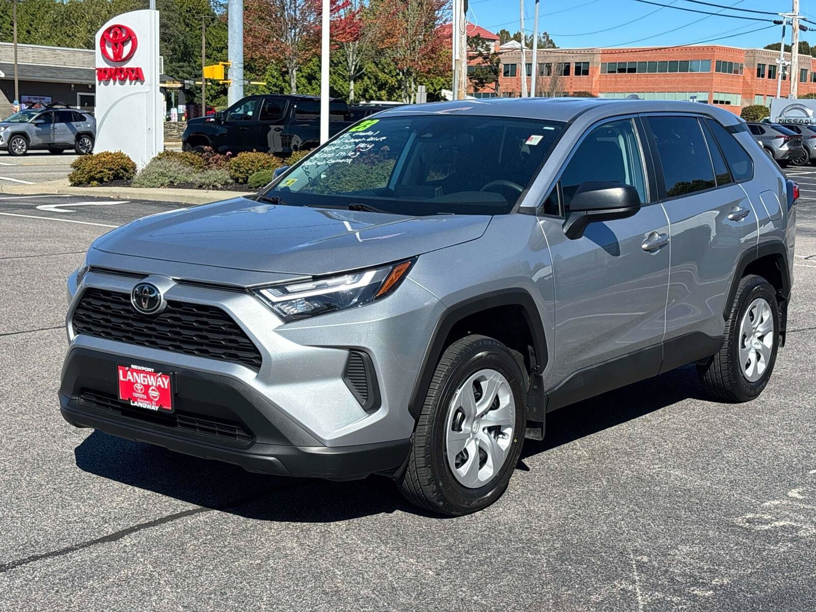 Used 2023 Toyota RAV4 LE AWD/4WD image 6