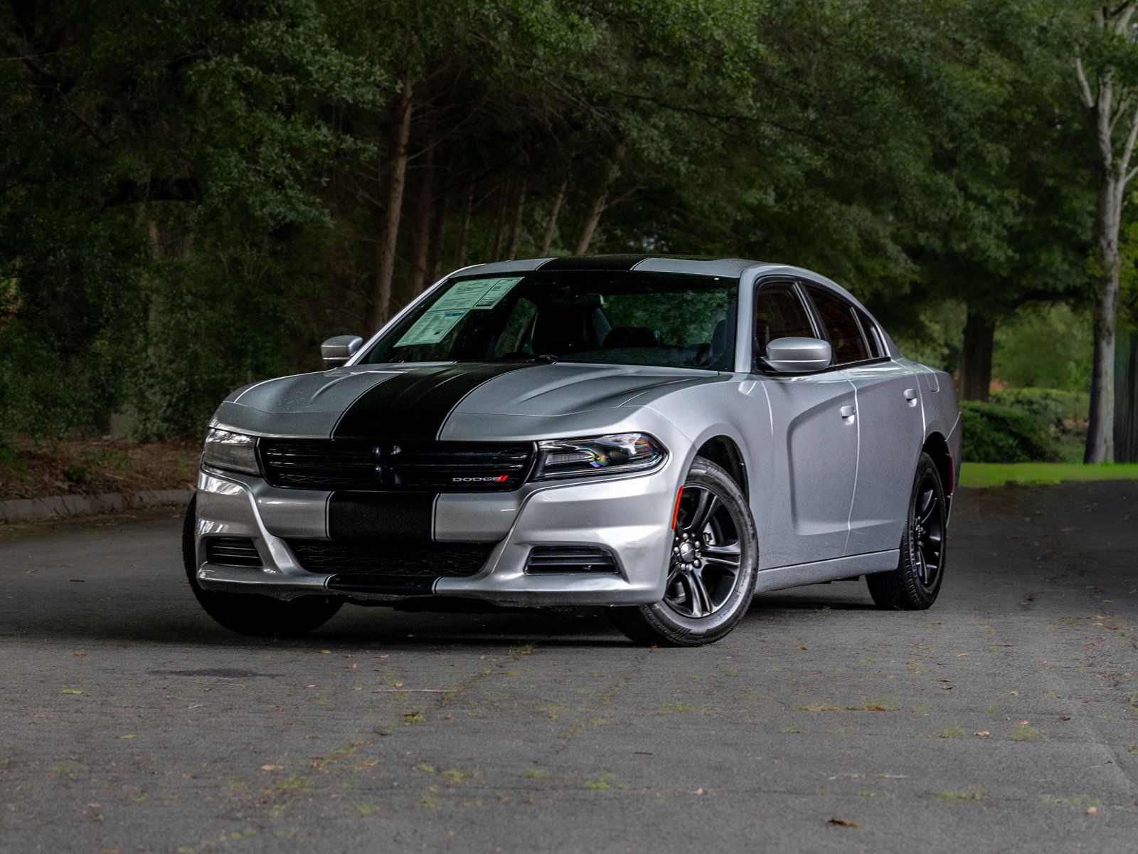 Used 2021 Dodge Charger SXT w/ Leather Interior Group RWD image 2