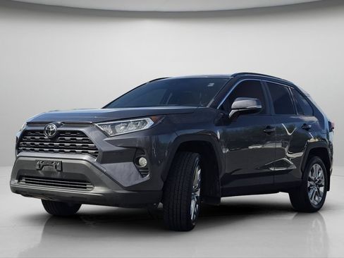 Used 2019 Toyota RAV4 XLE Premium w/ Cold Weather Package AWD/4WD image 20