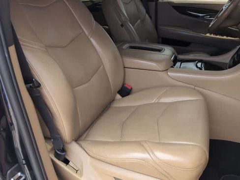 Used 2019 Cadillac Escalade ESV Platinum AWD/4WD image 21