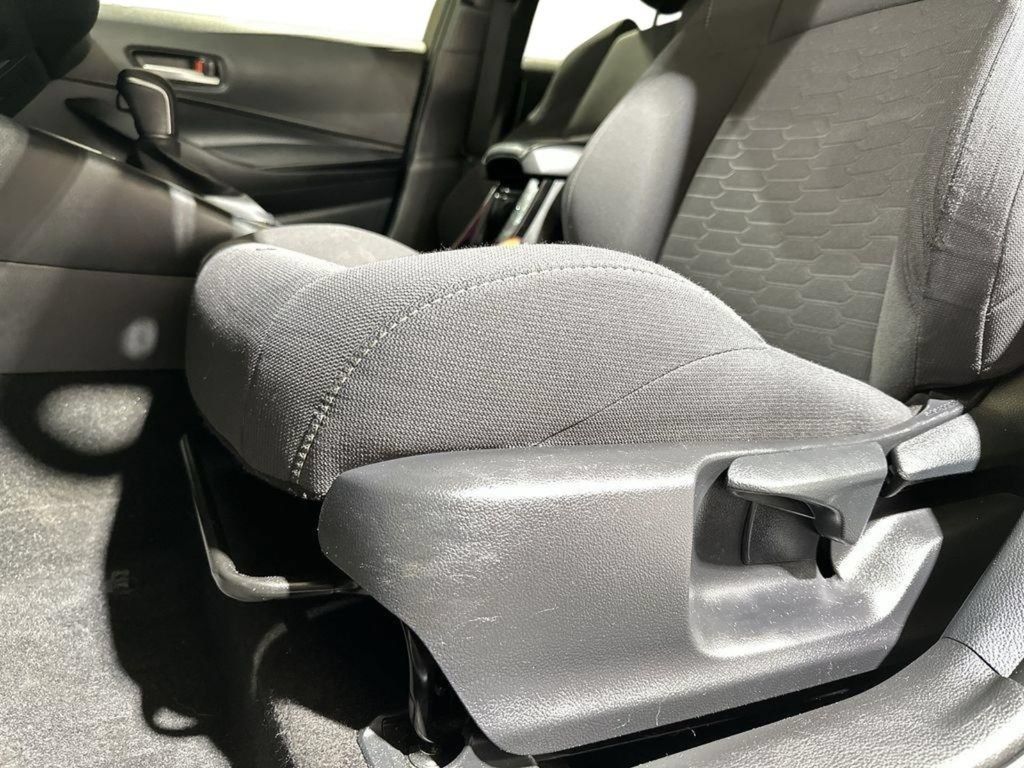 Used 2021 Toyota Corolla SE FWD image 14