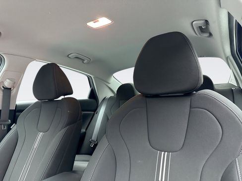 Used 2024 Hyundai Elantra SEL image 9