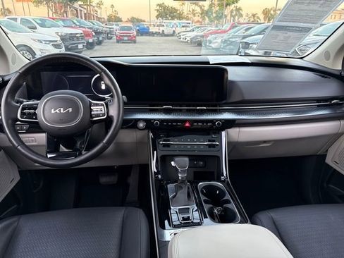 Used 2024 Kia Carnival SX Prestige image 12