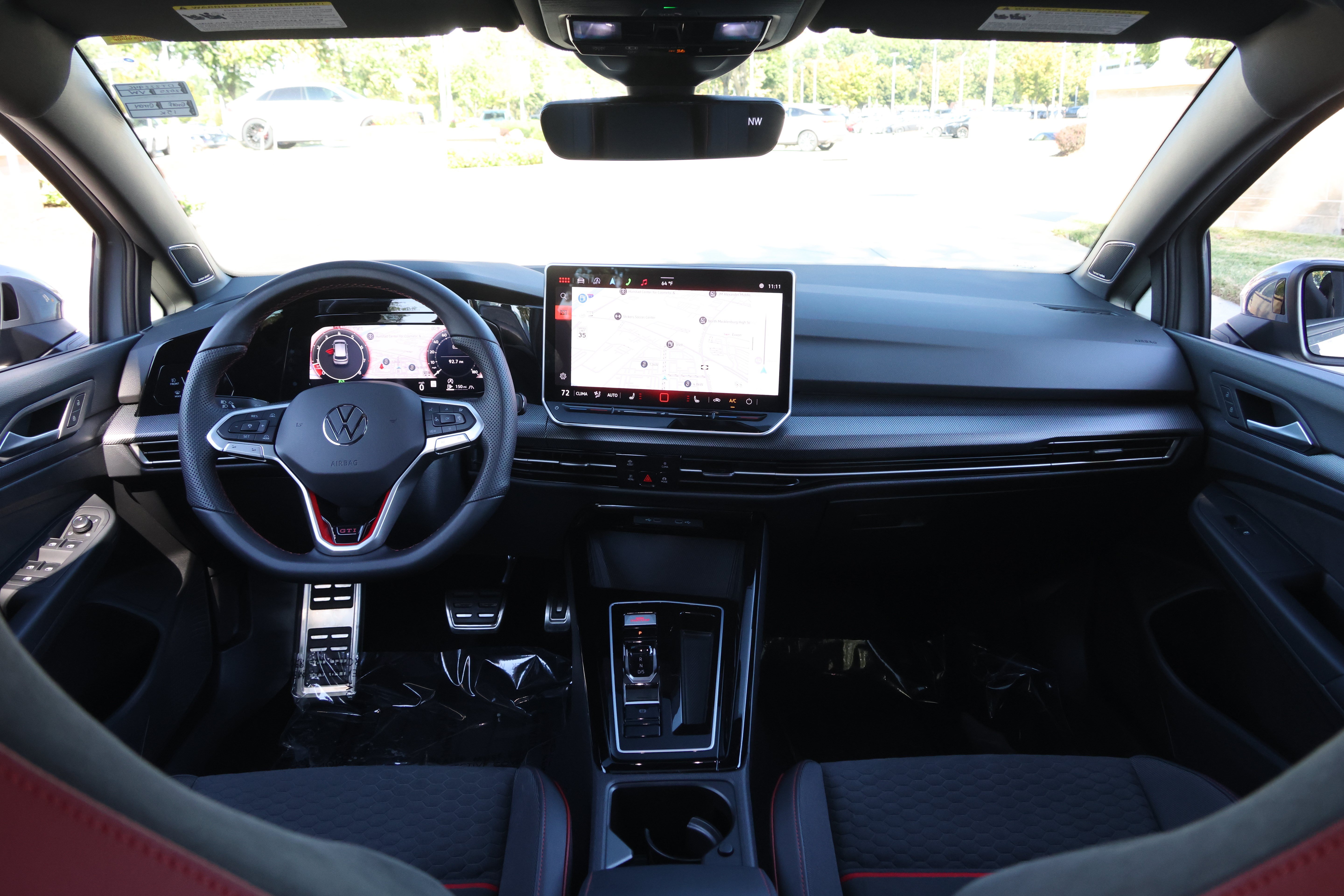 Used 2025 Volkswagen Golf SE FWD image 26