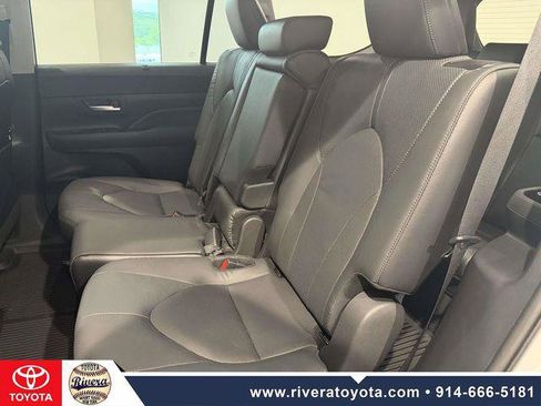 Certified 2024 Toyota Grand Highlander AWD image 16