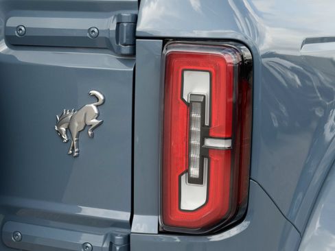 Used 2025 Ford Bronco Outer Banks AWD/4WD image 20