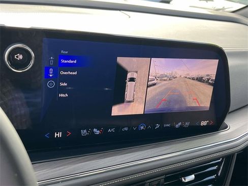 Used 2025 Chevrolet Suburban Premier image 31