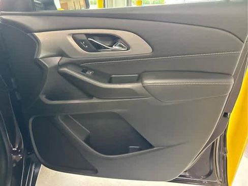Used 2023 Chevrolet Traverse LT image 34