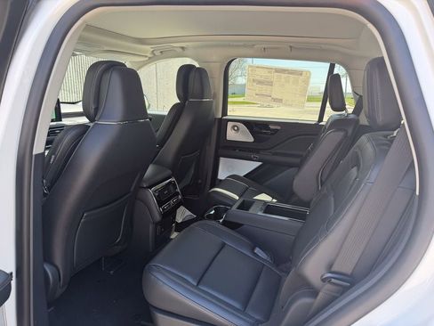New 2026 Lincoln Aviator Reserve w/ Luxury Package AWD/4WD image 17