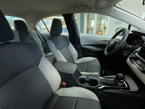Used 2023 Toyota Corolla LE image 27