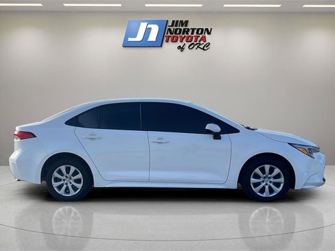 Used 2024 Toyota Corolla LE image 4