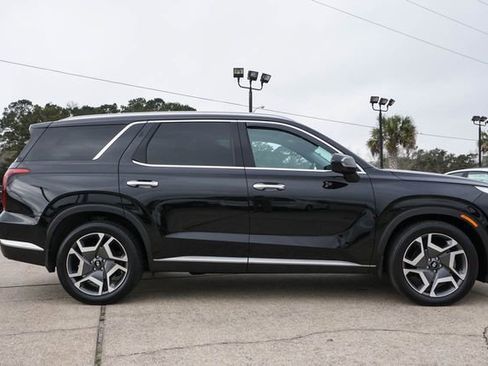Used 2024 Hyundai Palisade Limited image 3