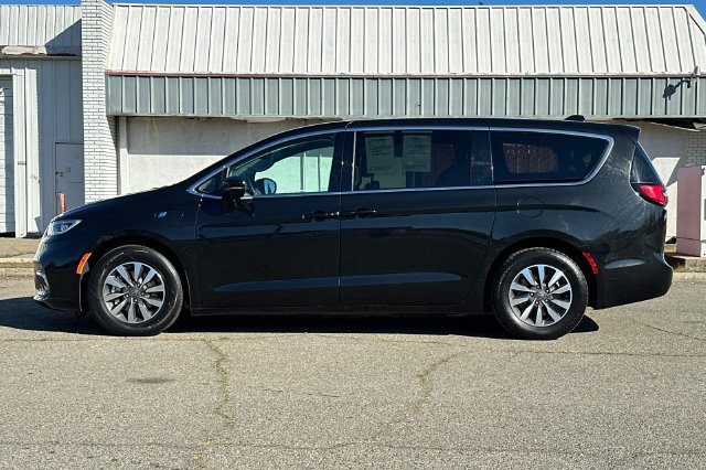 Used 2024 Chrysler Pacifica Limited FWD image 7