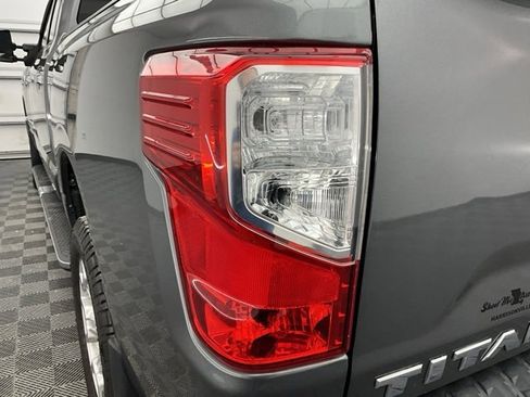 Used 2016 Nissan Titan SV image 23