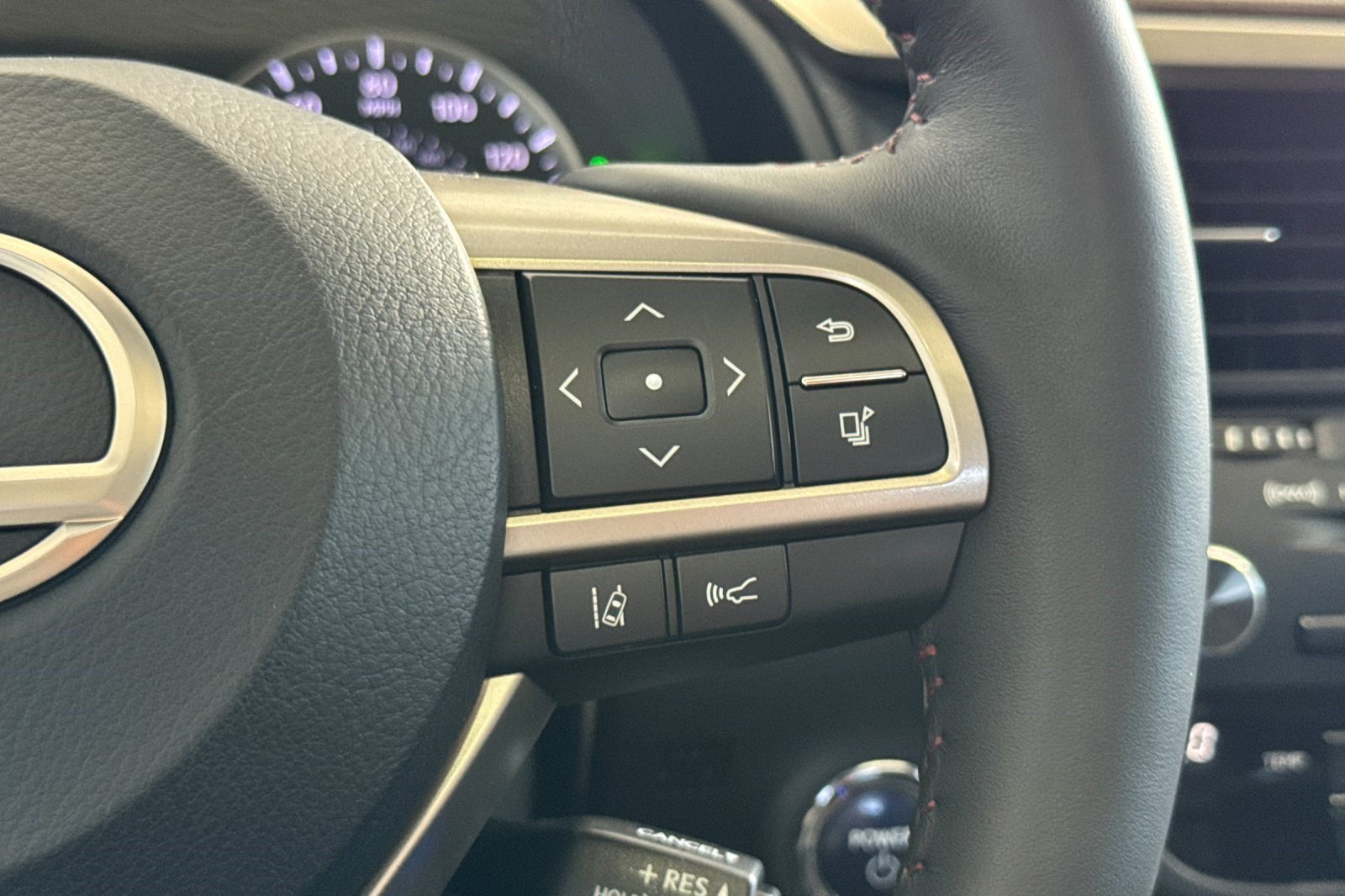 Used 2018 Lexus RX 450h AWD w/ Premium Package image 31