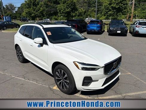 Used 2023 Volvo XC60 B5 Core w/ Climate Package AWD/4WD image 1
