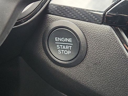 Used 2025 Ford Escape ST-Line image 9