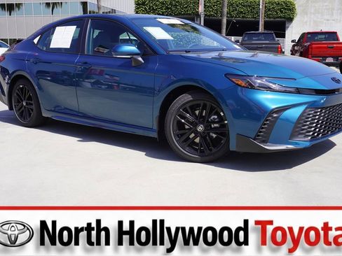 Certified 2026 Toyota Camry SE image 1