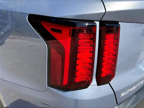 Used 2023 Kia Sorento S w/ Panoramic Sunroof Package image 27