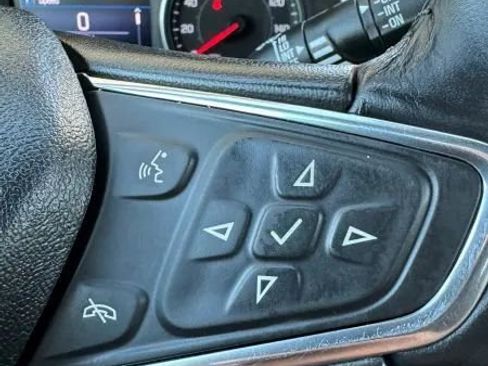 Used 2020 Chevrolet Equinox LT w/ Driver Convenience Package image 30