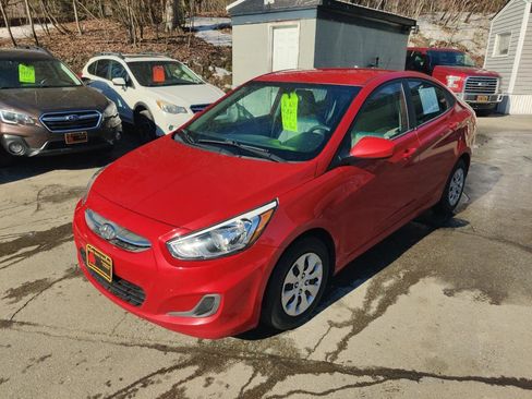 Used 2016 Hyundai Accent SE image 2