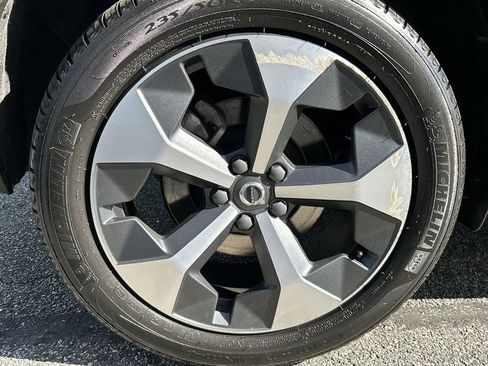 Certified 2024 Volvo XC40 B5 Core AWD/4WD image 12